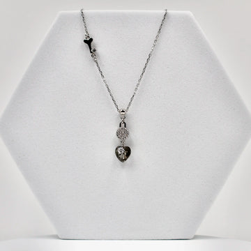 92.50 Silver Lock pendent with  heart shaped  green stone with Chain